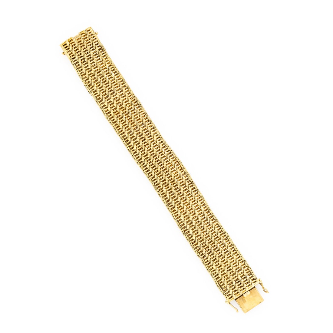 YELLOW GOLD LINK BRACELET: YELLOW GOLD LINK BRACELET 18 karat yellow gold. 7 1/4 inches long. 7/8 inch wide. Stamp: 750 (maker's mark). Gross weight: 41.60 dwt. Property of a Chicago Lady This lot is located in Chicago.
