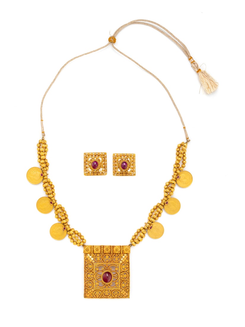 HIGH KARAT YELLOW GOLD NECKLACE AND EARRINGS: HIGH KARAT YELLOW GOLD NECKLACE AND EARRINGS Including a necklace and earrings set with round and oval cabochon synthetic rubies. 22 karat yellow gold. Necklace 13 - 27 inches long. Pendant: 2 1/4 x 2