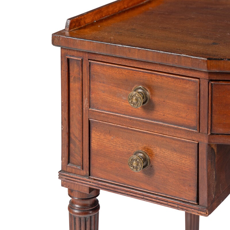 A George IV Mahogany Dressing Table - 3