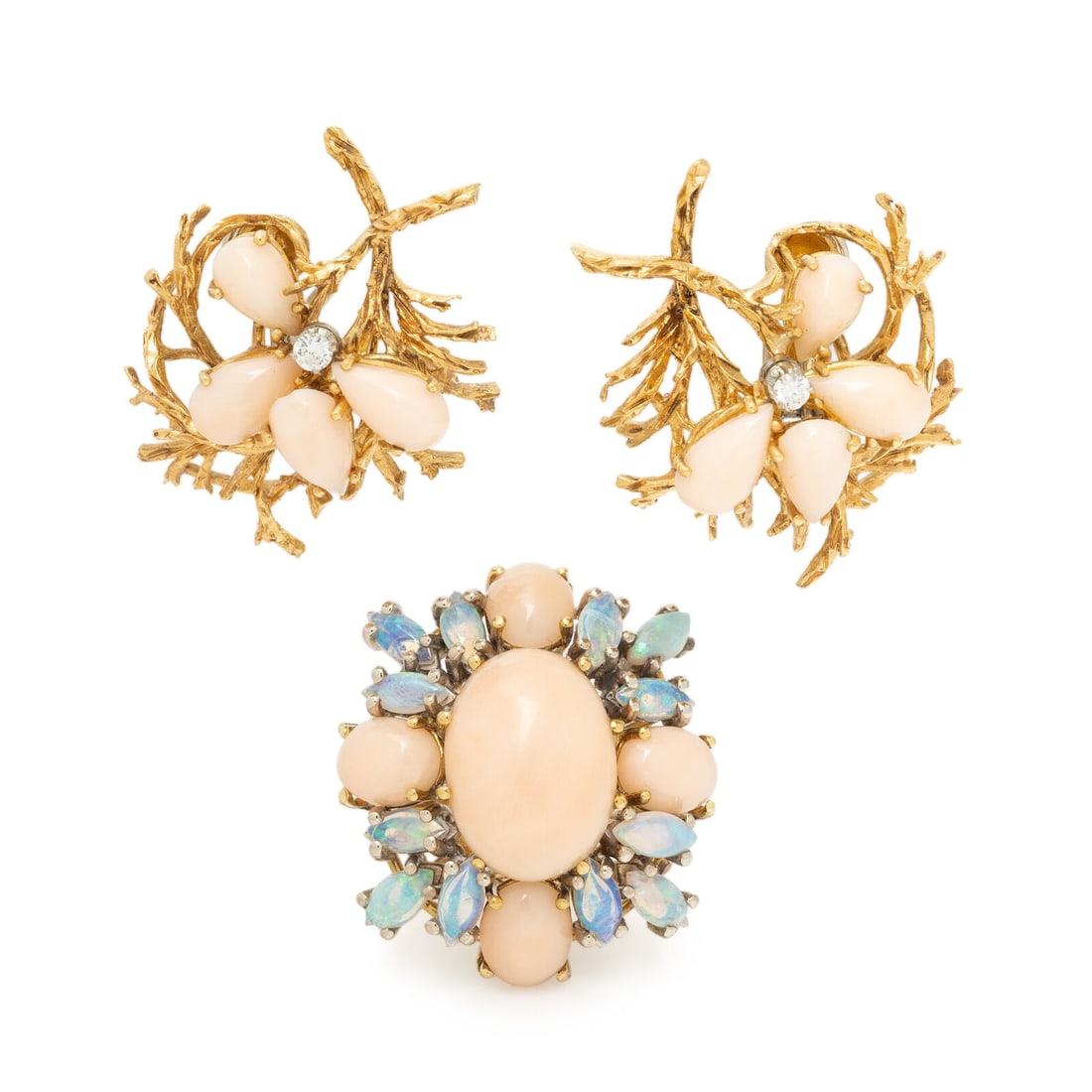 CORAL AND YELLOW GOLD RING AND EARRINGS (1 of 3)