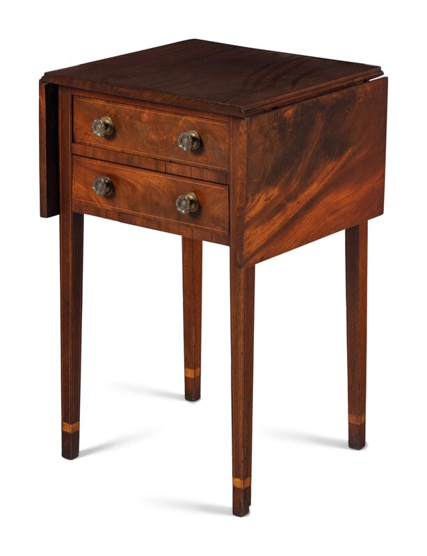 A Federal Mahogany Drop-Leaf End Table (1 of 8)