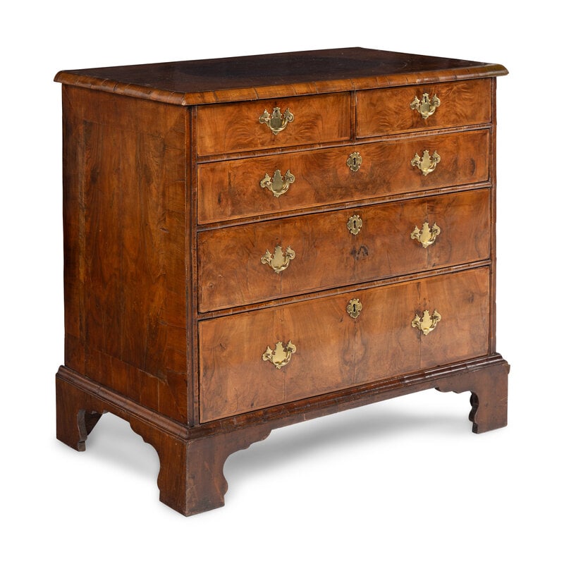 A George II Walnut Chest of Drawers - 2