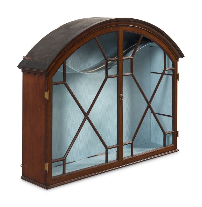 An English Mahogany Hanging Vitrine Cabinet - 2