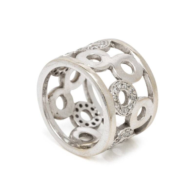 WHITE GOLD AND DIAMOND RING - 3