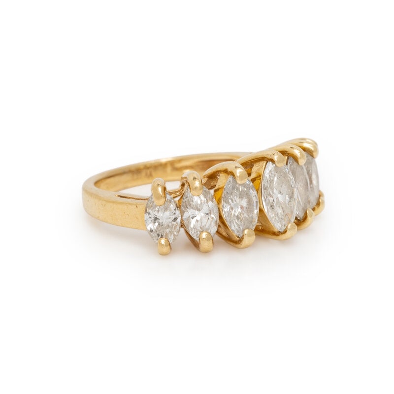 DIAMOND AND YELLOW GOLD RING - 2