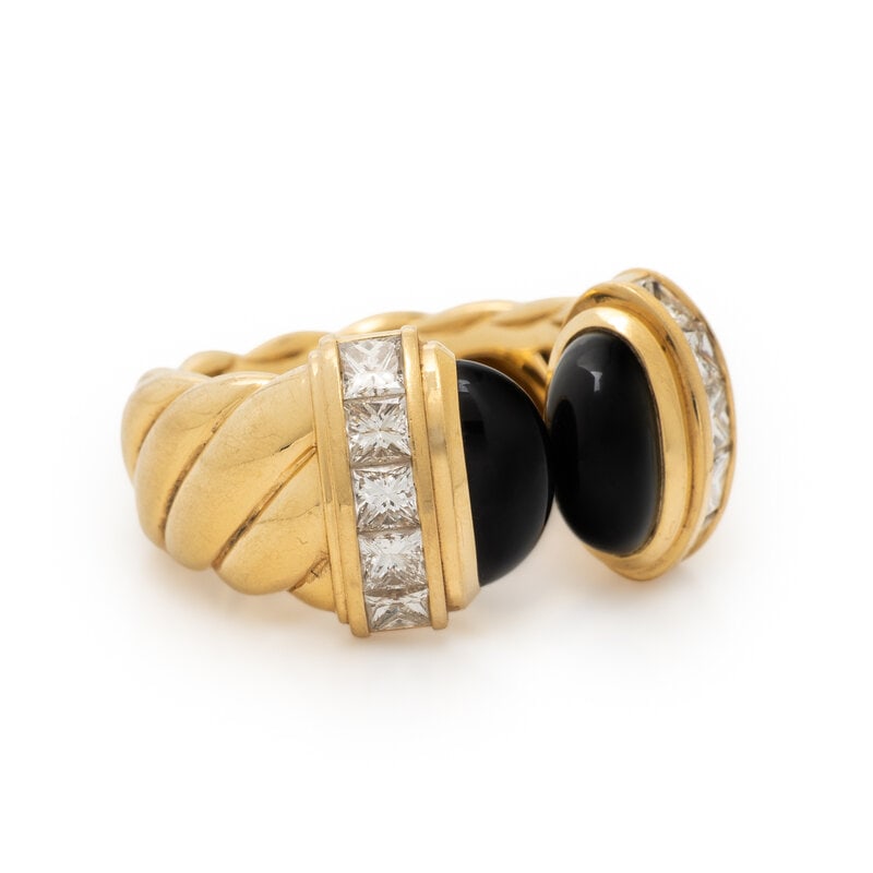 DAVID YURMAN, YELLOW GOLD, ONYX, AND DIAMOND 'SCULPTED CABLE' RING - 2