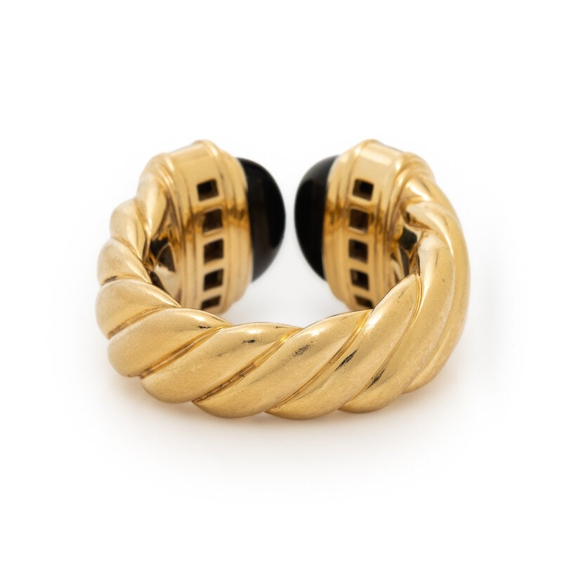 DAVID YURMAN, YELLOW GOLD, ONYX, AND DIAMOND 'SCULPTED CABLE' RING - 3
