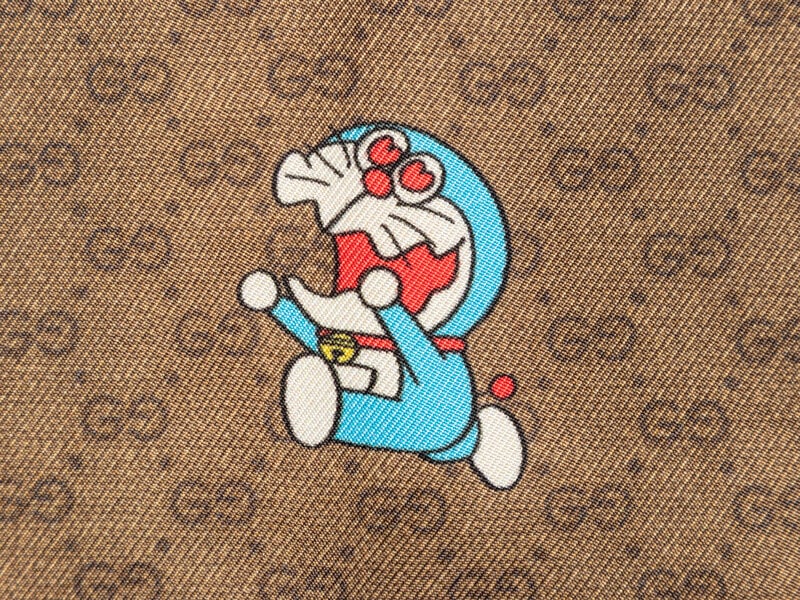 GUCCI, FIVE PRINTED SILK SCARVES - 9