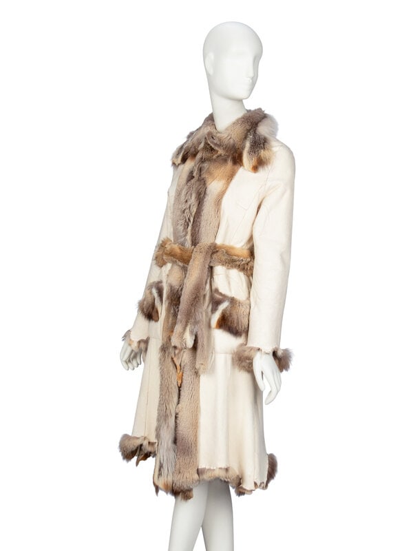 A REVERSIBLE SKIN-TO-SKIN FOX FUR COAT - 2