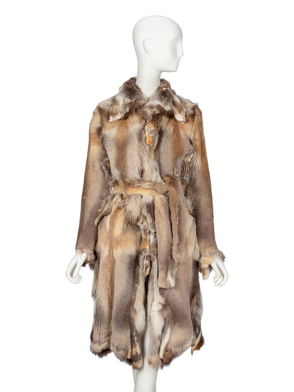 A REVERSIBLE SKIN-TO-SKIN FOX FUR COAT - 4