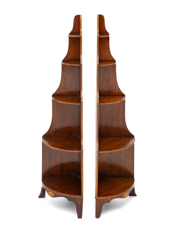 A Pair of Regency String-Inlaid Mahogany Corner Étagères  - 2