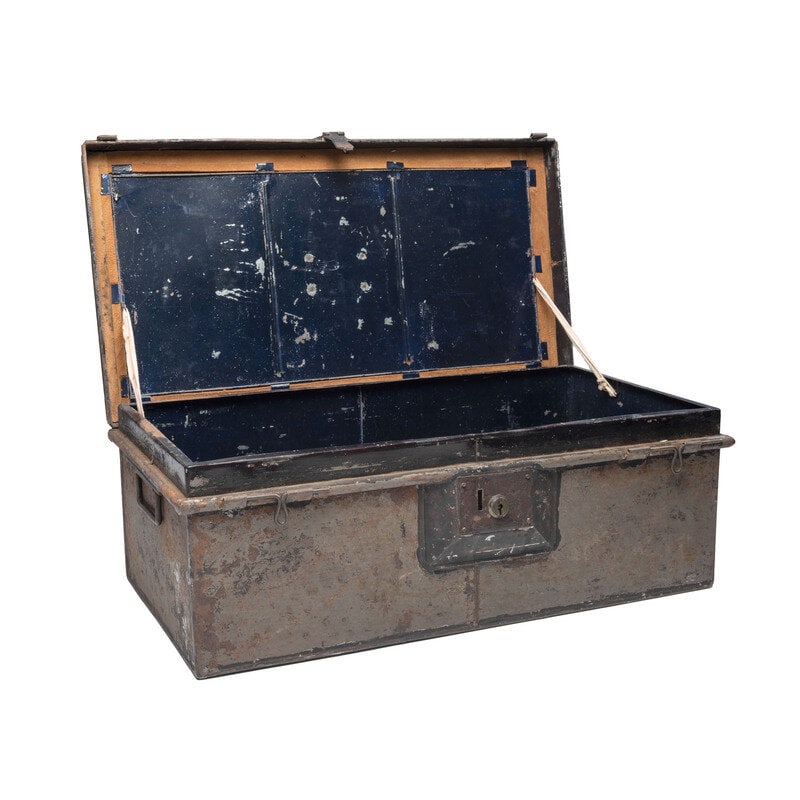 US Navy Tin Travel Trunk (1 of 3)