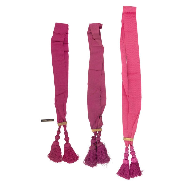 [Militaria] Medals, patches, insignia, and sashes from the Spanish Civil War, ca 1930s-1940s.  - 2