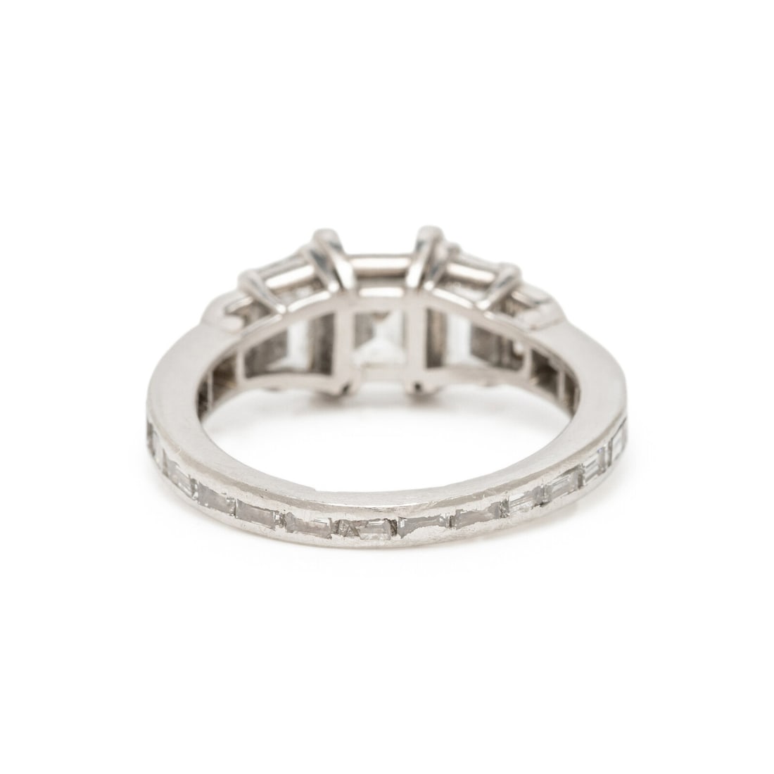 DIAMOND AND PLATINUM RING - 3