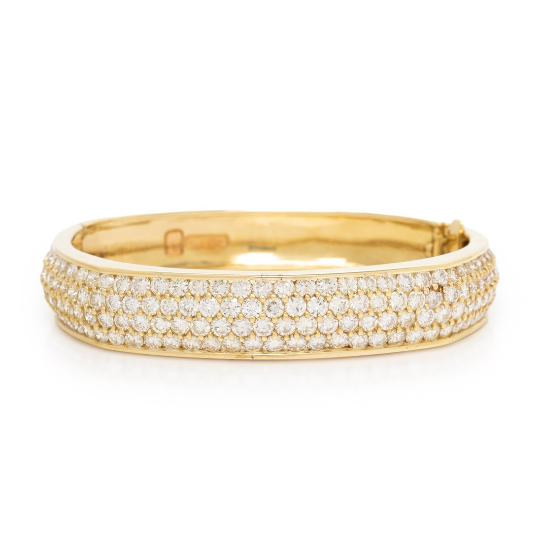 JOSE HESS, DIAMOND AND YELLOW GOLD BANGLE BRACELET (1 of 2)