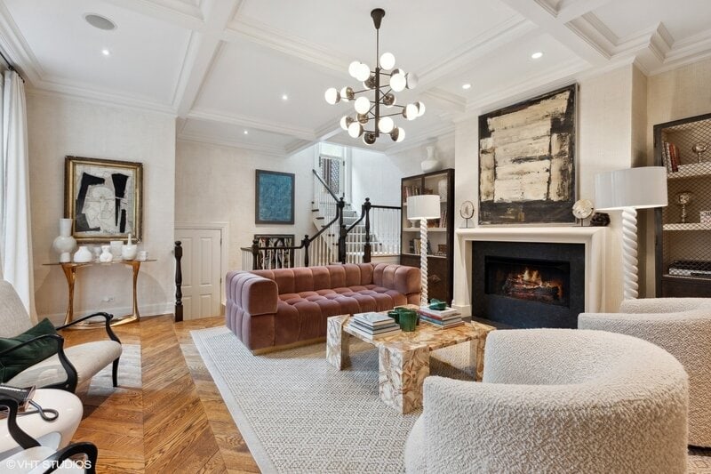 A Collection of Grand Tour Style Plaster Intaglios - 11