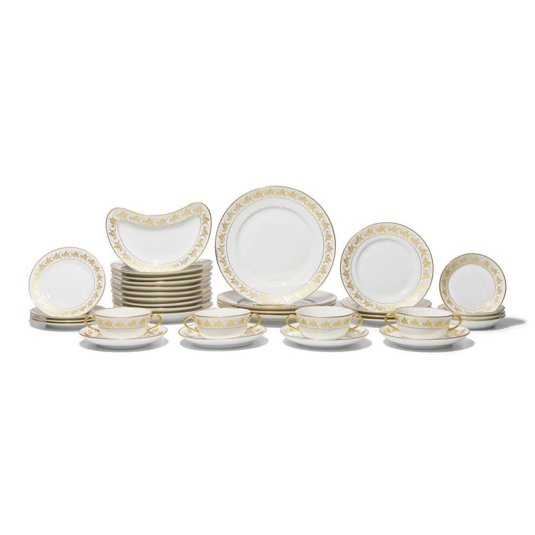 A Richard Ginori Porcelain Dinner Service (1 of 3)