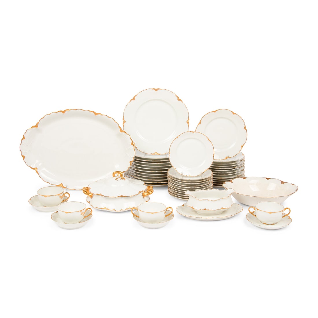 A Haviland Limoges Porcelain Dinner Service (1 of 2)