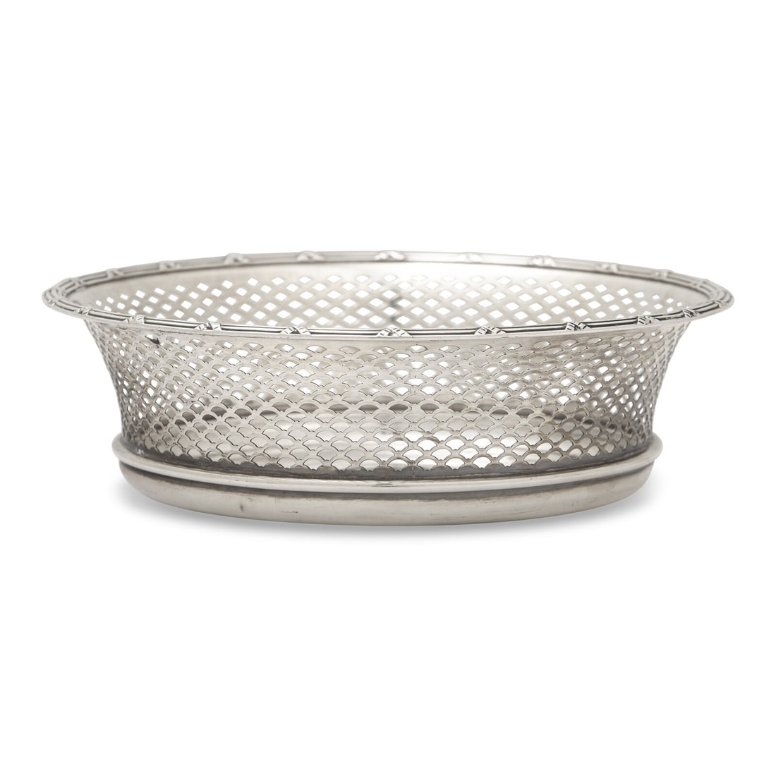 An American Pierced Silver Bread Basket (1 of 4)