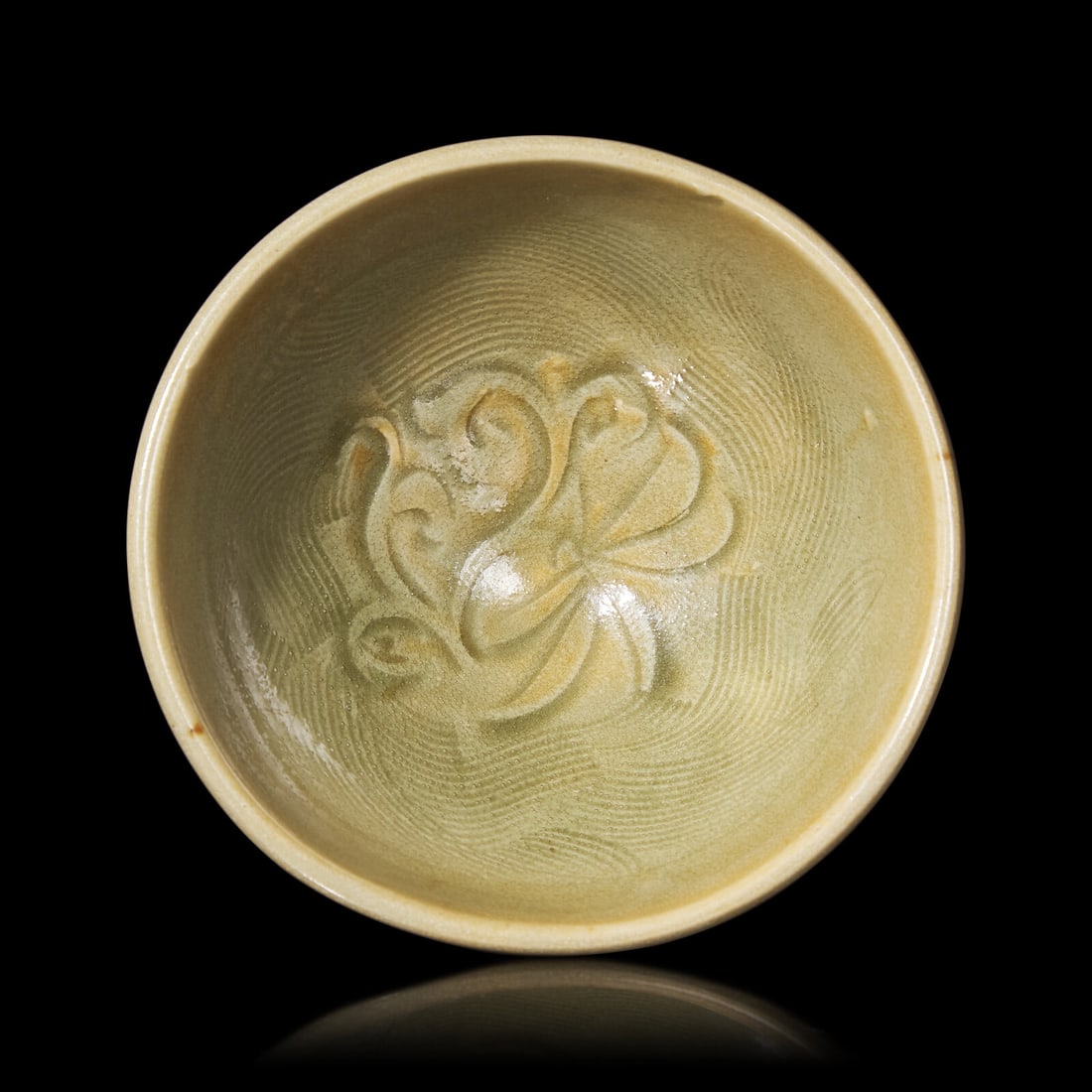 A Chinese Yaozhou Style Celadon Glazed Tea Bowl 耀州窯落花流 (1 of 3)