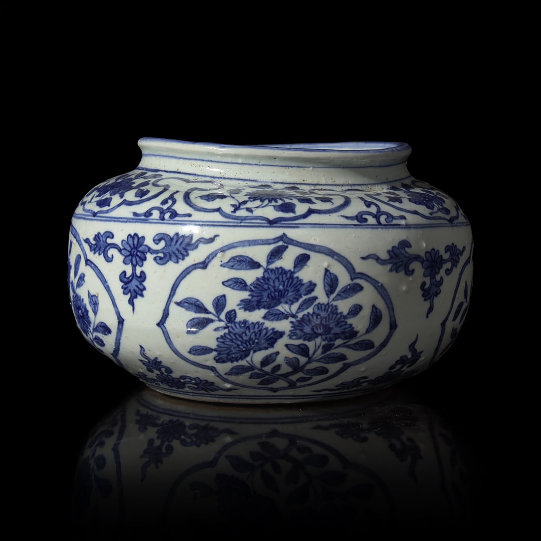 A Chinese Blue and White Jar, Probably Ming Dynasty, 16th/17th Century 或明 青 (1 of 2)