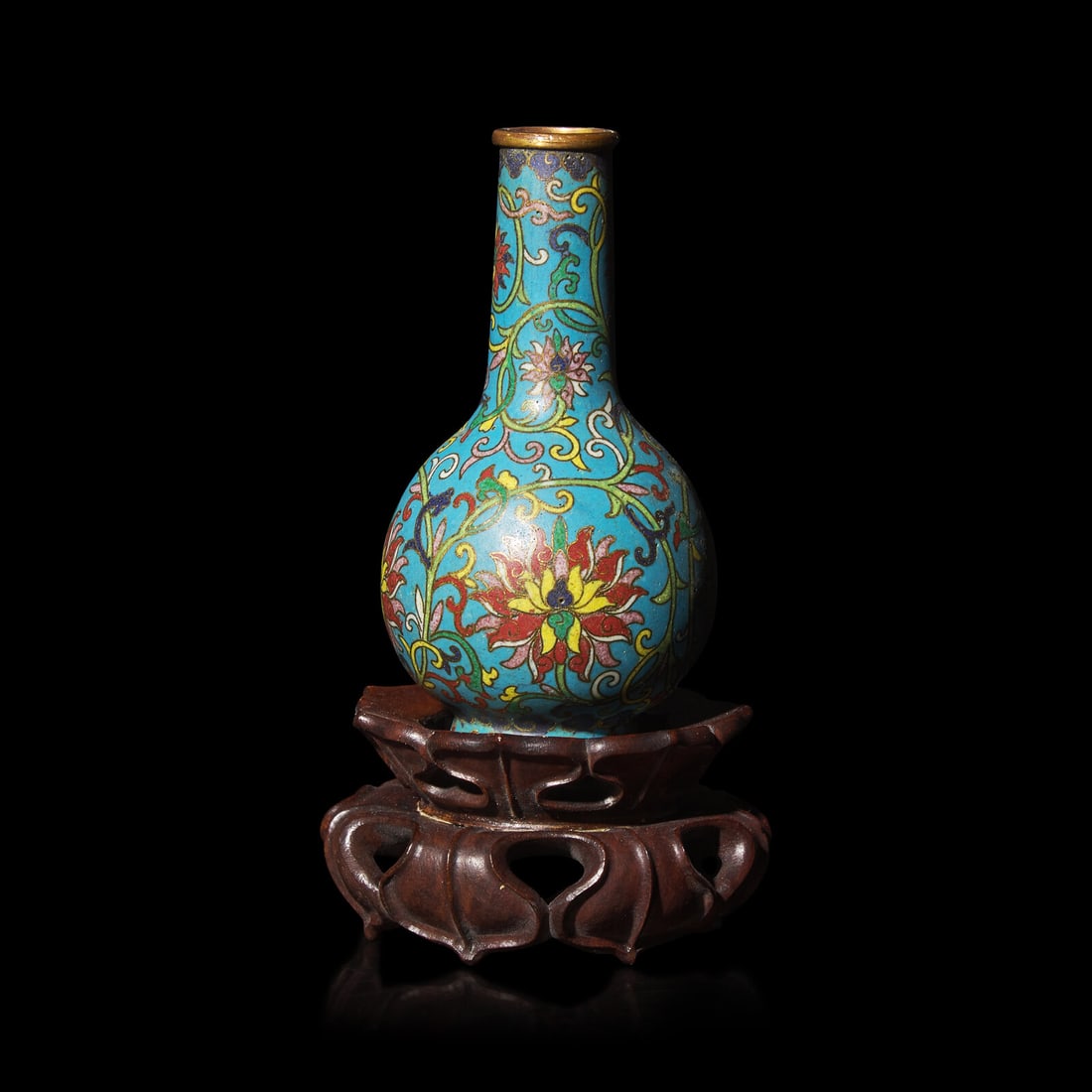 A Chinese Cloisonne Enamel Small Vase, Incised Qianlong Marks 清乾隆“池 (1 of 3)