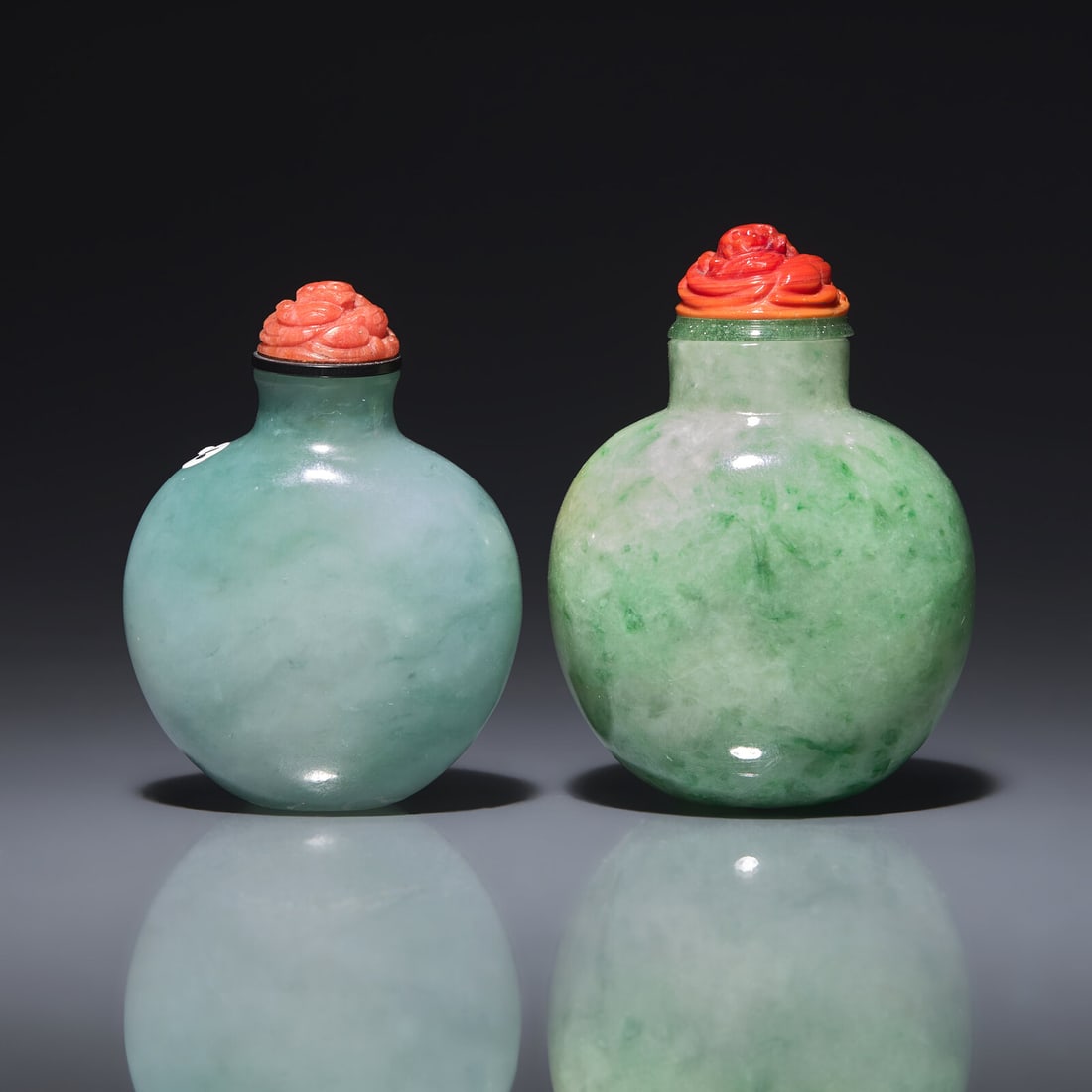 Two Chinese Jadeite Snuff Bottles, Possibly 19th Century 清晚期 翡翠 (1 of 2)