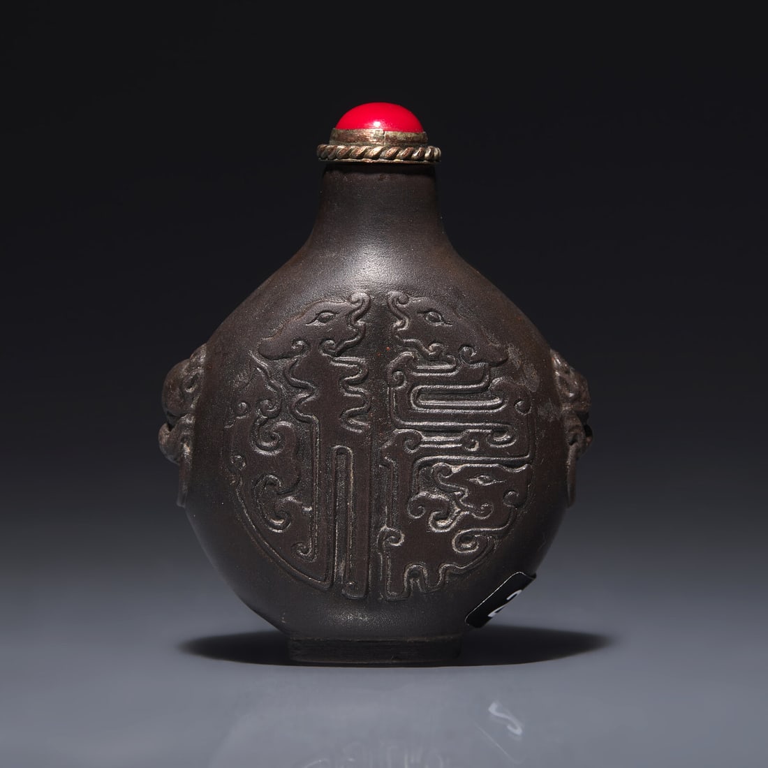 A Chinese Carved Duan Stone Snuff Bottle, Circa 1750-1820 1750-1820年 端石刻 (1 of 3)