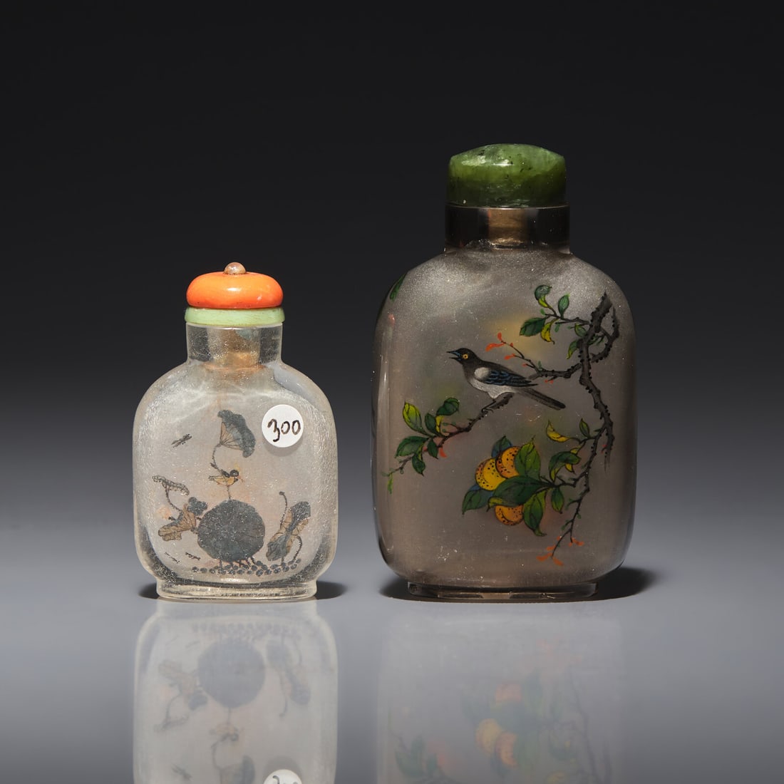 Two Chinese Interior-Decorated Glass Snuff Bottles, Circa 1898-1940 1898-1940 玻璃 (1 of 2)