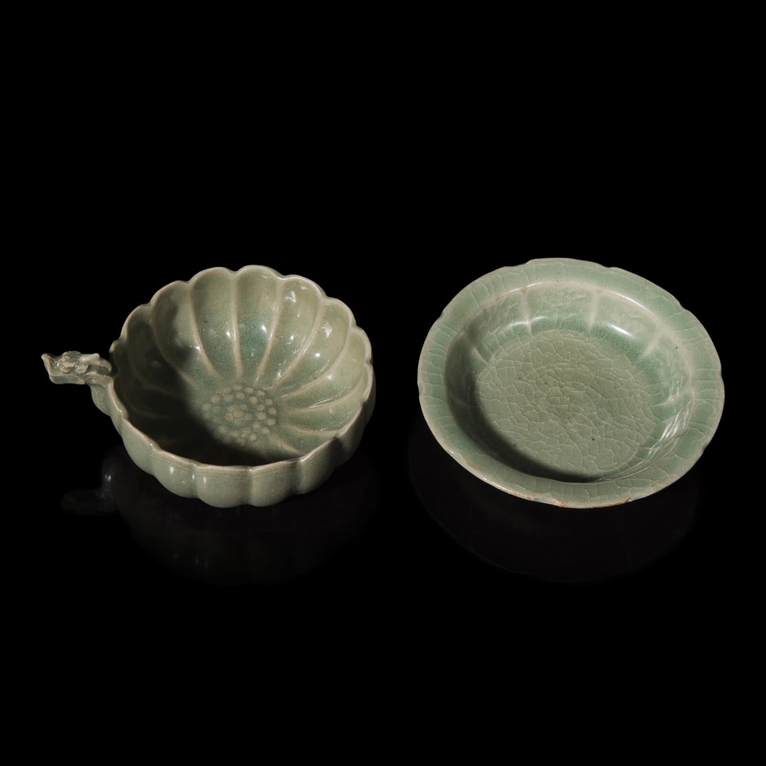 Two Small Korean Celadon Lobed Articles, 12th-13th Century 十二-十三世 (1 of 3)