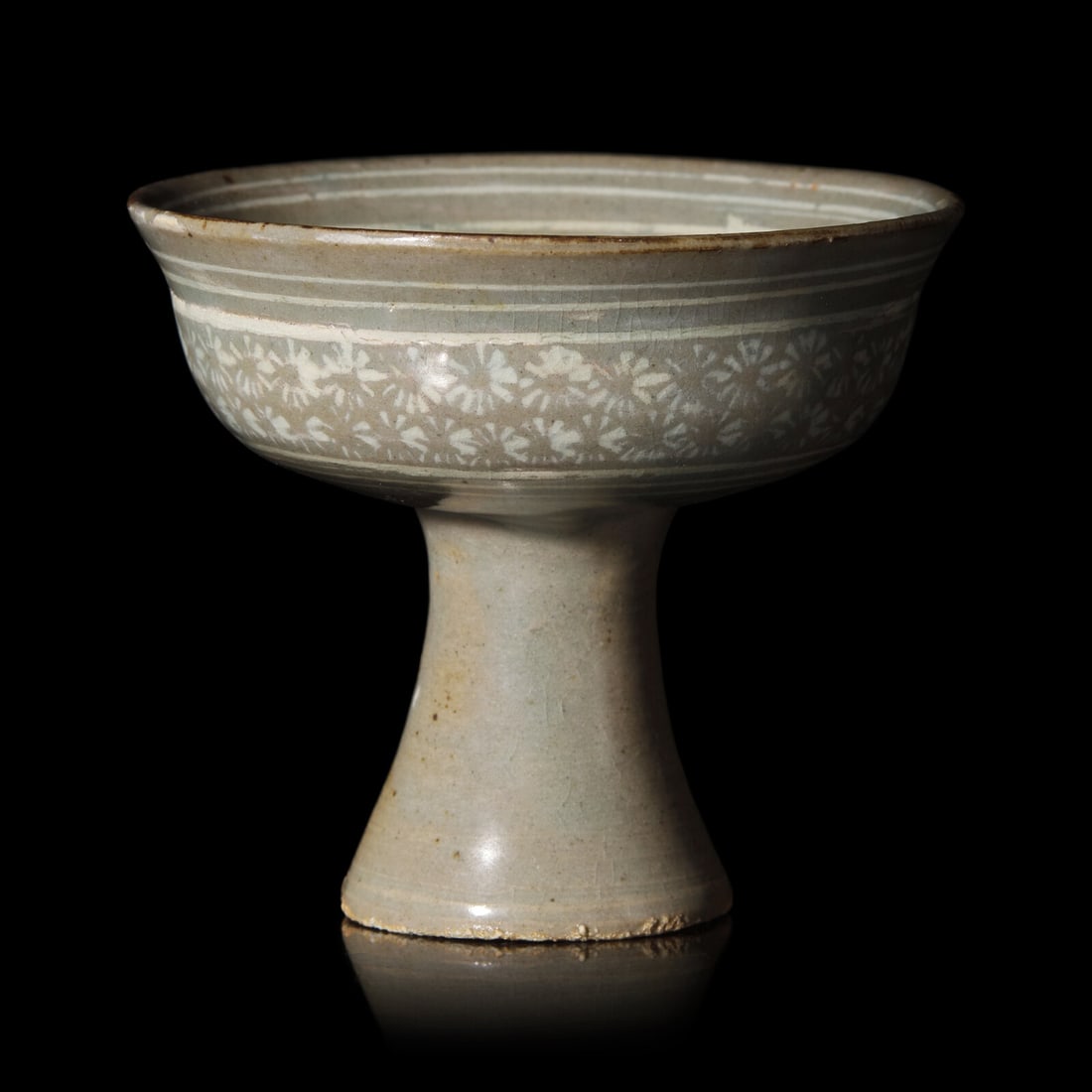 A Korean Buncheong Stem Cup, 14th/15th Century 十四-十五世紀 (1 of 3)