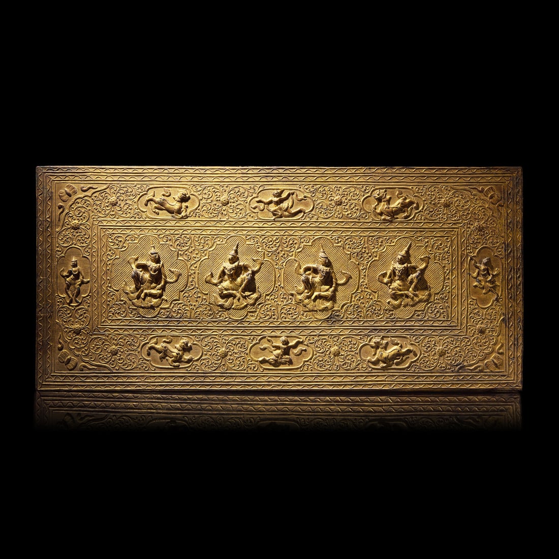 A Burmese Gilt Lacquered Wood Panel, late 19th/20th Century 十九/二十世 (1 of 3)