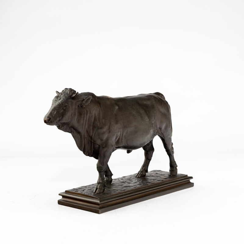 Ernst Von Hayn (1822-1896) Bull: Ernst Von Hayn(1822-1896)BullBronzesigned at base Height 12 x length 17 inches. From an Old Hollywood Family This lot is located in Chicago. SizeHeight 12 x length 17 inches.Signaturesigned at base