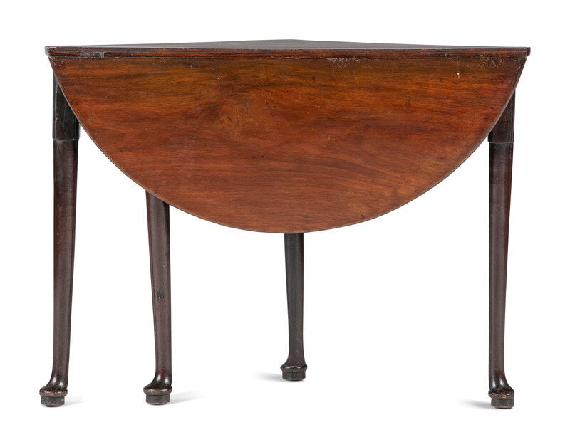 A George III Figured Mahogany Corner Drop-Leaf Table (1 of 3)