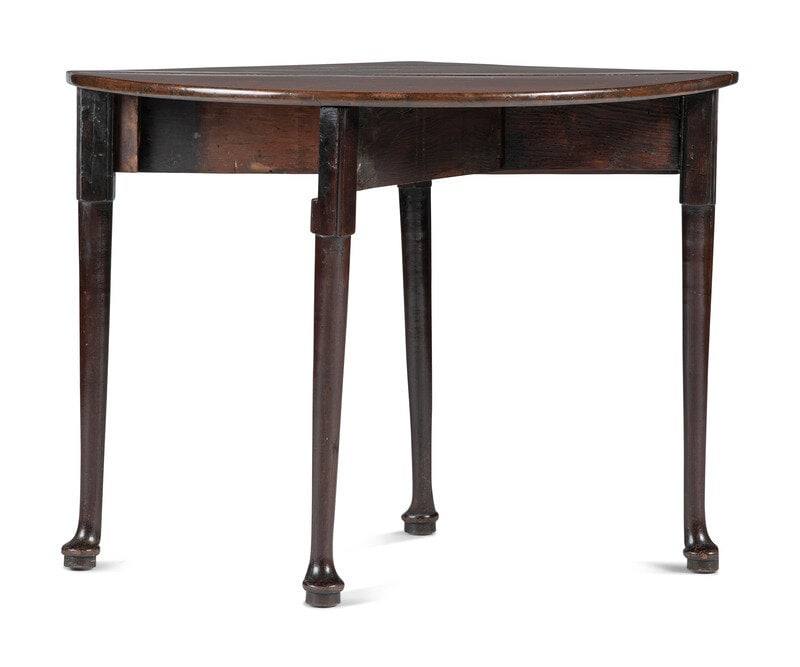 A George III Figured Mahogany Corner Drop-Leaf Table - 2