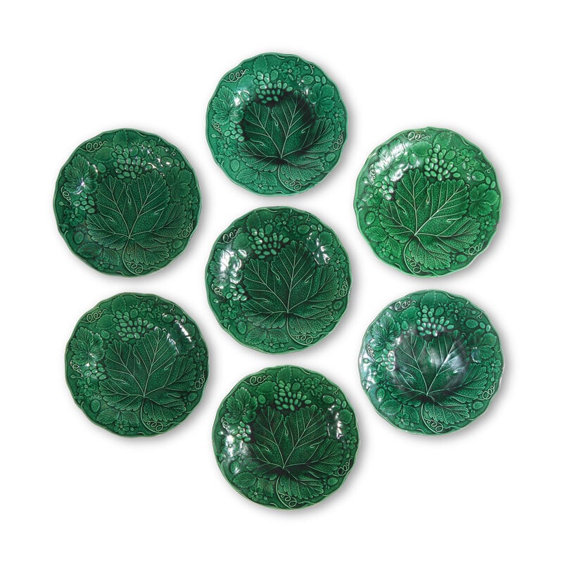 A Group of English Ceramic Tablewares: A Group of English Ceramic Tablewares Comprising: Seven dessert plates A cabinet plate An oyster plate A John Maddock & Sons Cottageware teapot and cover A John Maddock & Sons Cottageware