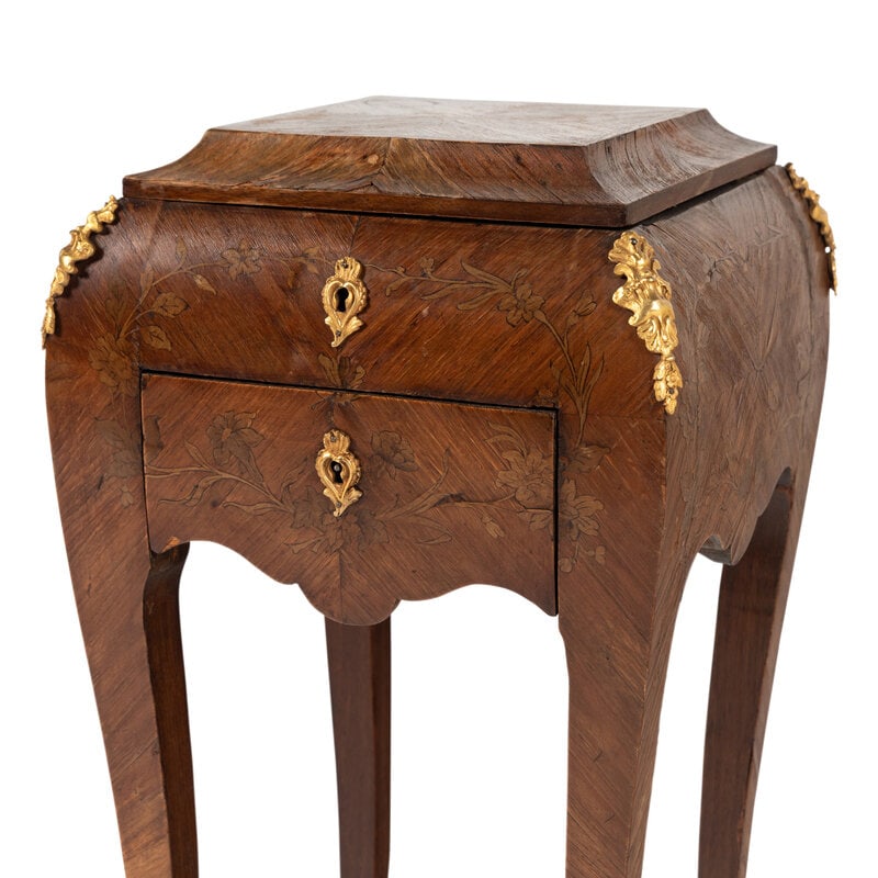 A Louis XV Style Gilt-Bronze Mounted and Marquetry Inlaid Walnut Dressing Table - 3