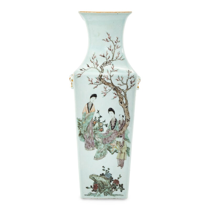 A Chinese Export Porcelain Vase: A Chinese Export Porcelain Vase Height 22 1/4 inches. Property of a California Collector This lot is located in Chicago. 
