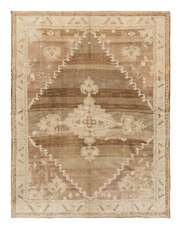 An Oushak Carpet (1 of 1)