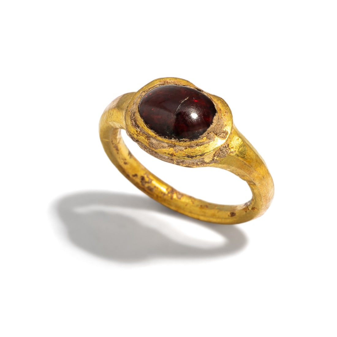A Roman Gold and Garnet Finger Ring (1 of 3)