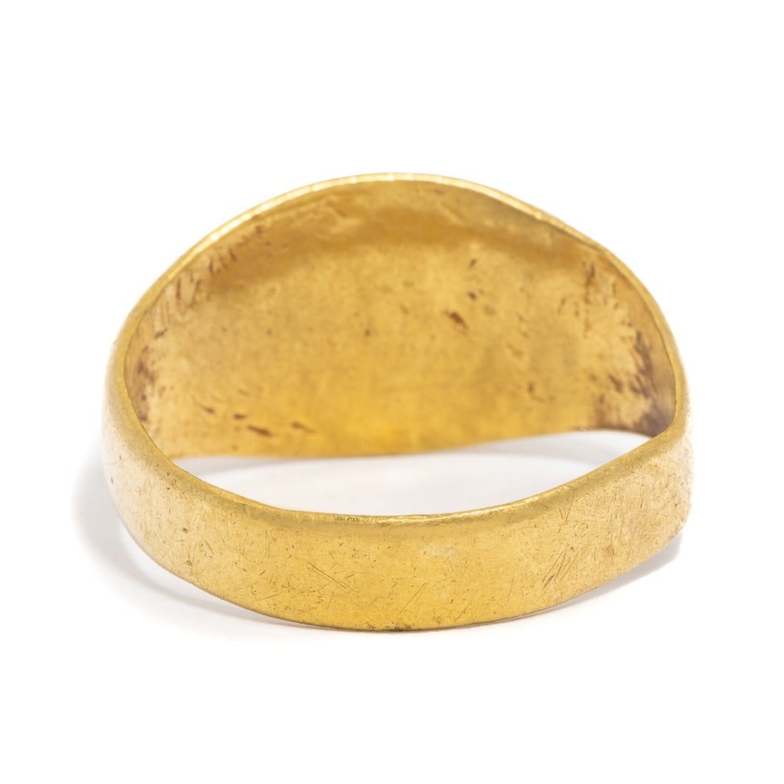 A Hellenistic Gold and Garnet Finger Ring - 3