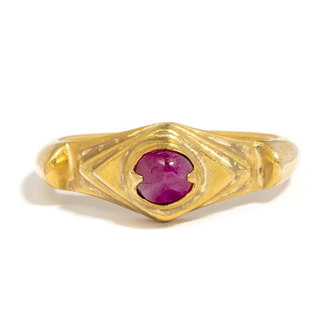 A Javanese Gold and Ruby Finger Ring - 3