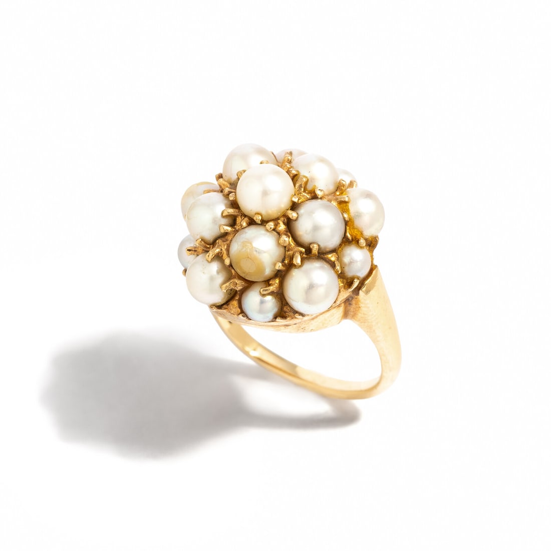 CULTURED PEARL AND YELLOW GOLD RING (1 of 3)