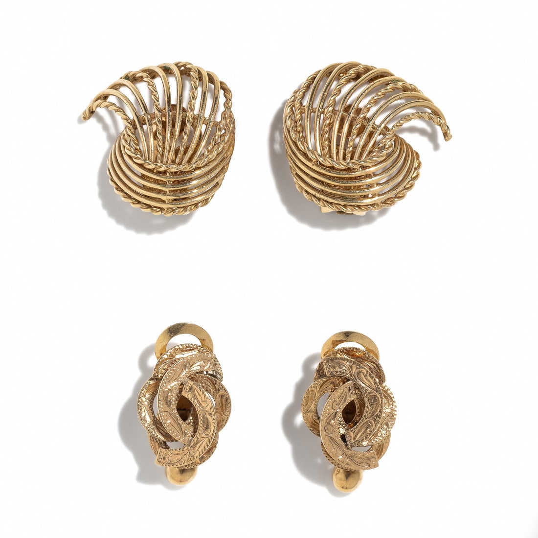 TWO PAIRS OF YELLOW GOLD EARRINGS (1 of 2)