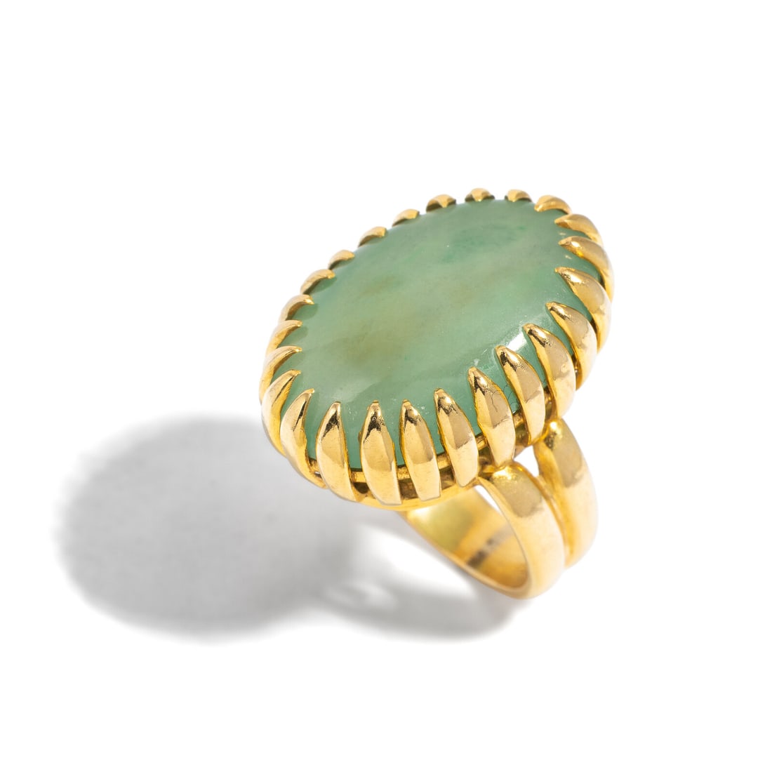 JADE AND HIGH KARAT YELLOW GOLD RING (1 of 3)