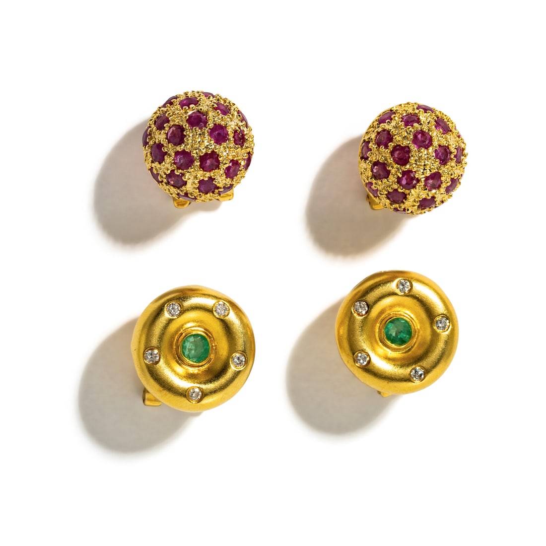 TWO PAIRS OF YELLOW GOLD AND MULTIGEM EARRINGS (1 of 2)