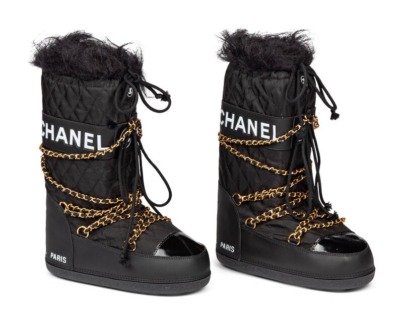 Chanel, Ski Boots, A/W 1993: Chanel, Ski Boots, A/W 1993 As seen on runway model Christy Turlington in the A/W 1993 ready-to-wear collection by Karl Lagerfeld for Chanel. Quilted black nylon snow boots with faux fur trim and