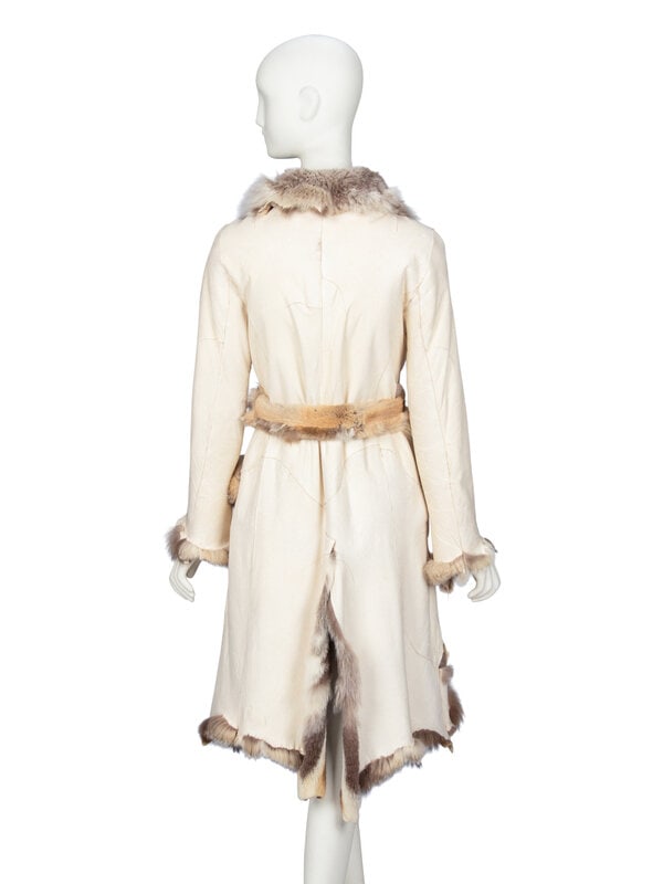 A Reversible Skin-to-Skin Fox Fur Coat - 3
