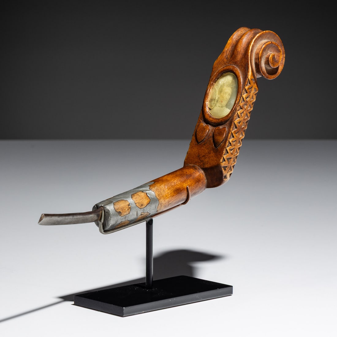 Eastern Woodlands Crooked Knife: Eastern Woodlands Crooked Knife fourth quarter 19th century scrolled and chip-carved decorations; handle inset with a portrait of a woman; image set behind Isinglass lens; lead inlay. steel blade,