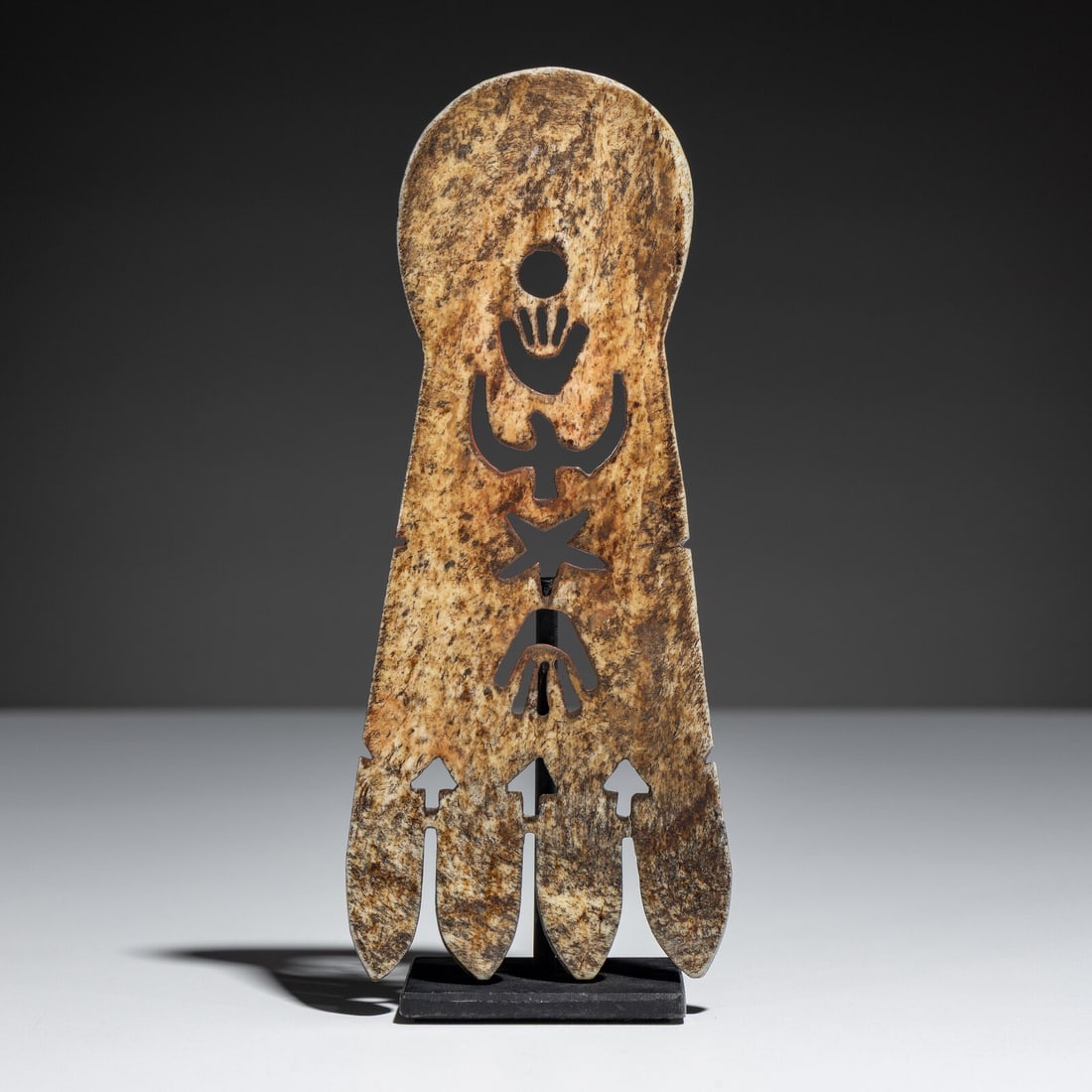 Sauk and Fox Decorated Roach Spreader - 3